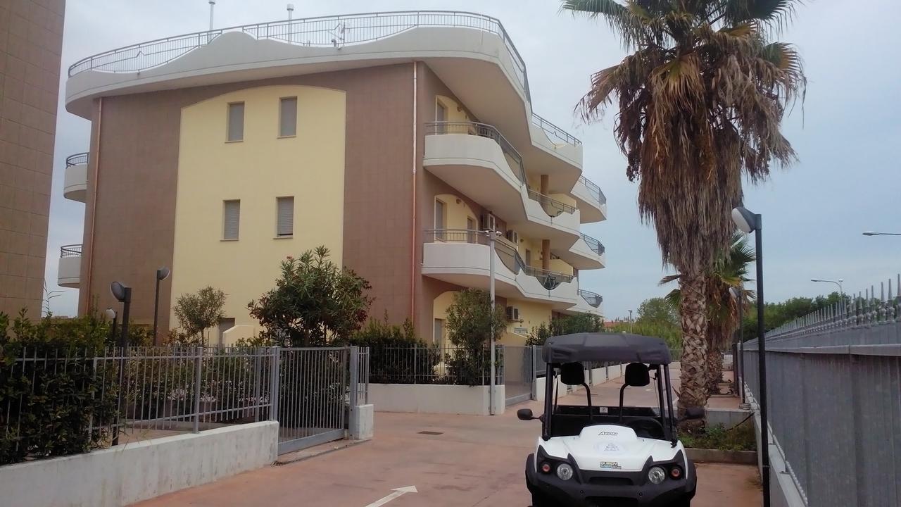 Residence Albadorata Кампомарино Екстериор снимка