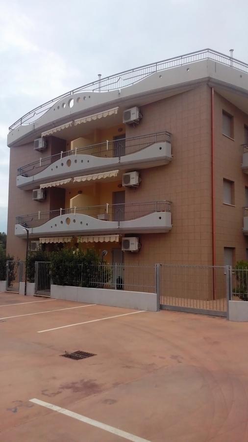 Residence Albadorata Кампомарино Екстериор снимка